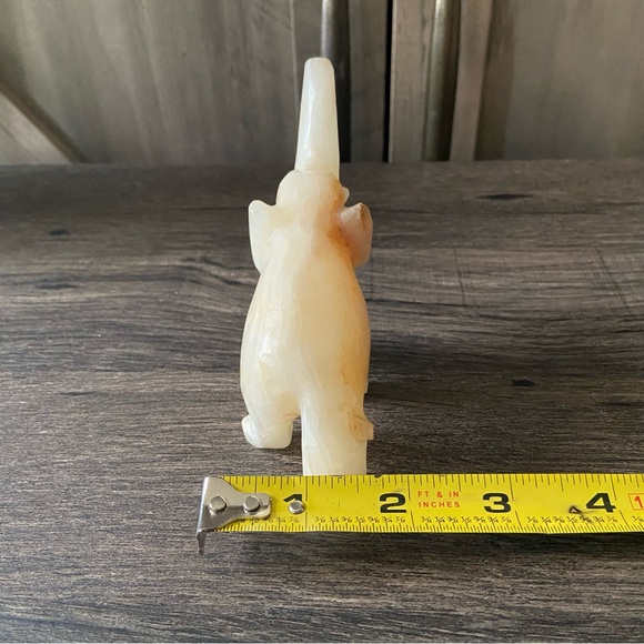 Elephant Crystal Carving - Picture 7 of 7